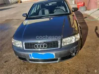 Usado Audi A4 130 CV (95 kW) 2002 Azul Berlina