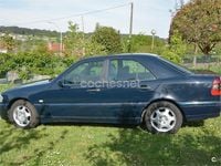 Usado Mercedes C200 Elegance 102 CV (75 kW) 1999 Azul Berlina