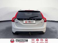 Begagnad Volvo V60 R-Design 163 HK (119 kW) 2012 Vit Kombi