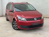 Usado VW Touran Business 105 CV (77 kW) 2014 Rojo Monovolumen