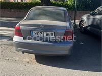Usado Opel Vectra Elegance 125 CV (91 kW) 2001 Gris / plata Berlina