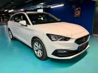 Usado Seat Leon Reference 115 CV (84 kW) 2022 Blanco Familiar
