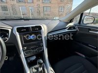 Usado Ford Mondeo Trend 120 CV (88 kW) 2016 Gris / plata Berlina