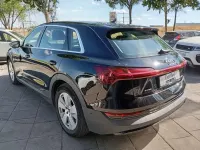 Usado Audi e-tron 300 kW (408 CV) 2020 Negro SUV