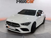 Usado Mercedes CLA200 Shooting Brake 150 CV (110 kW) 2023 Blanco Familiar