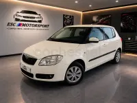 Usado Skoda Fabia 60 CV (44 kW) 2010 Blanco Berlina
