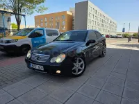 Usado Mercedes C220 150 CV (110 kW) 2008 Negro Berlina