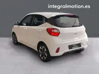 Usado Hyundai i10 67 CV (49 kW) 2024 Verde Utilitario
