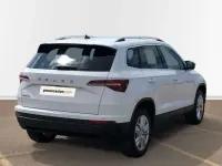 Usado Skoda Karoq Selection 116 CV (85 kW) 2024 Blanco SUV