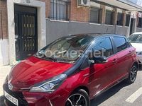 Usado Toyota Yaris Hybrid Advance 100 CV (73 kW) 2017 Rojo Berlina