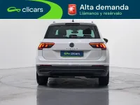 Usado VW Tiguan Life 150 CV (110 kW) 2022 Blanco SUV