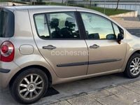 Usado Renault Modus Dynamique 80 CV (58 kW) 2004 Beige Monovolumen