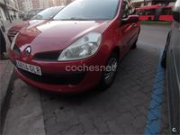 Usado Renault Clio II Authentique 75 CV (55 kW) 2009 Rojo Berlina