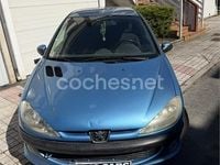 Usado Peugeot 206 110 CV (80 kW) 2002 Azul Berlina