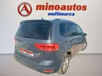 Usado VW Touran Life 150 CV (110 kW) 2023 Gris Monovolumen