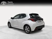 Usado Toyota Yaris Hybrid Active 116 CV (85 kW) 2025 Blanco Berlina