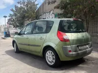 Usado Renault Scénic Dynamique 105 CV (77 kW) 2007 Verde Monovolumen