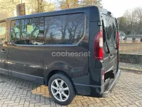 Usado Renault Trafic LIMITED 120 CV (88 kW) 2019 Gris / plata Monovolumen
