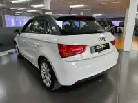 Usado Audi A1 Sportback Attraction 86 CV (63 kW) 2013 Blanco Utilitario