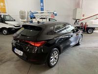 Usado Seat Leon Reference 116 CV (85 kW) 2021 Negro Utilitario