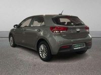 Usado Kia Rio 101 CV (74 kW) 2023 Verde Utilitario