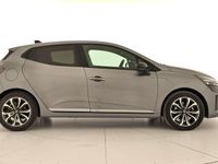 Usado Renault Clio V Techno 145 CV (106 kW) 2025 Gris zinc Berlina