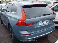 Begagnad Volvo XC60 Core 351 HK (258 kW) 2022 Gul SUV