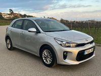 Usado Kia Rio 84 CV (61 kW) 2017 Gris / plata Berlina