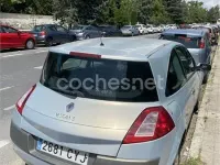 Usado Renault Mégane Dynamique 115 CV (84 kW) 2004 Gris / plata Berlina