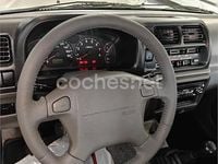 Usado Suzuki Jimny 80 CV (58 kW) 2004 Gris / plata SUV