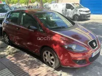 Usado Seat Altea Reference 102 CV (75 kW) 2005 Granate Monovolumen