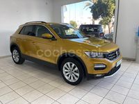 Usado VW T-Roc Advance 115 CV (84 kW) 2022 Amarillo SUV