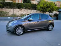 Usado Peugeot 208 Signature Sky 110 CV (80 kW) 2019 Gris / plata Utilitario