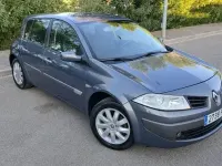 Usado Renault Mégane Dynamique 130 CV (95 kW) 2006 Gris claro