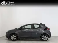 Usado Toyota Yaris Hybrid Active 116 CV (85 kW) 2025 Gris Monovolumen