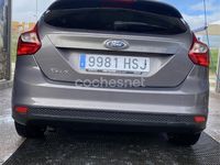 Usado Ford Focus Trend 115 CV (84 kW) 2013 Gris / plata Berlina