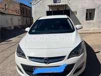 Usado Opel Astra Sportive 130 CV (95 kW) 2013 Blanco Familiar