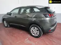 Usado Peugeot 3008 Active 131 CV (96 kW) 2020 Gris / plata SUV