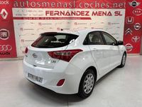 Usado Hyundai i30 100 CV (73 kW) 2012 Blanco Berlina