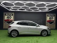 Usado Renault Mégane Zen 130 CV (95 kW) 2018 Gris / plata Berlina