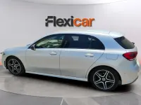 Usado Mercedes A180 116 CV (85 kW) 2022 Gris Utilitario
