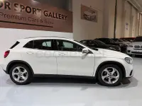 Usado Mercedes GLA180 122 CV (89 kW) 2019 Blanco SUV