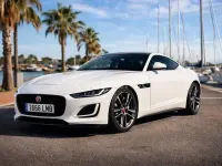 Usado Jaguar F-Type R-Dynamic 300 CV (220 kW) 2021 Blanco Coupe