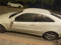 Usado Mercedes C200 122 CV (89 kW) 2004 Blanco Berlina