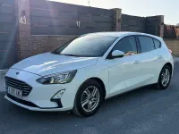 Usado Ford Focus Trend 120 CV (88 kW) 2022 Blanco Berlina