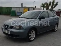 Usado Seat Cordoba Reference 75 CV (55 kW) 2005 Azul Berlina