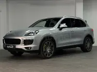 Usado Porsche Cayenne S E-Hybrid Platinum Edition 416 CV (305 kW) 2016 Gris / plata SUV