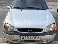Usado Ford Fiesta Trend 60 CV (44 kW) 2003 Gris / plata Utilitario