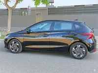 Usado Hyundai i20 100 CV (73 kW) 2022 Negro Utilitario