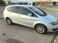 Usado Seat Altea XL Ecomotive 105 CV (77 kW) 2010 Gris / plata Monovolumen
